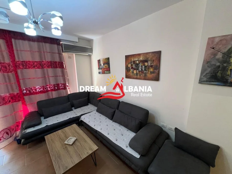 Tirane, jepet me qera apartament 2+1 Kati 5, 100 m² 800 € (Tek Zogu i Zi prane Ring Center)
