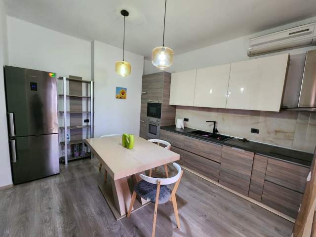 Tirane, jepet me qera apartament 2+1+BLK Kati 3, 94 m² 500 Euro (Pazari i Ri)