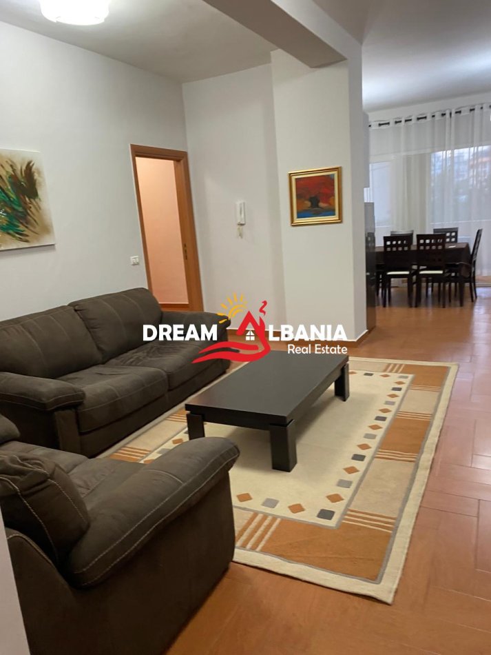 Tirane, jepet me qera apartament 2+1 Kati 2, 126 m² 700 € (liqeni artificial)