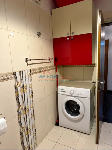Tirane, jepet me qera apartament 2+1+Ballkon Kati 5, 110 m² 600 € (Rruga Bardhyl)