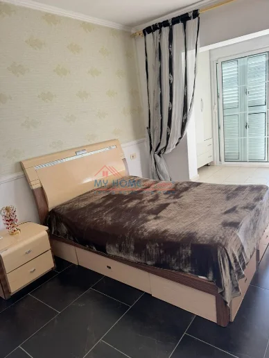 Tirane, jepet me qera apartament 2+1+Ballkon Kati 5, 110 m² 600 € (Rruga Bardhyl)