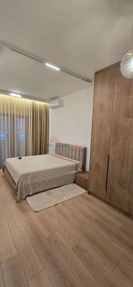 Tirane, jepet me qera apartament 2+1+Ballkon Kati 3, 100 m² 1.500 € (Rruga e Barrikadave)