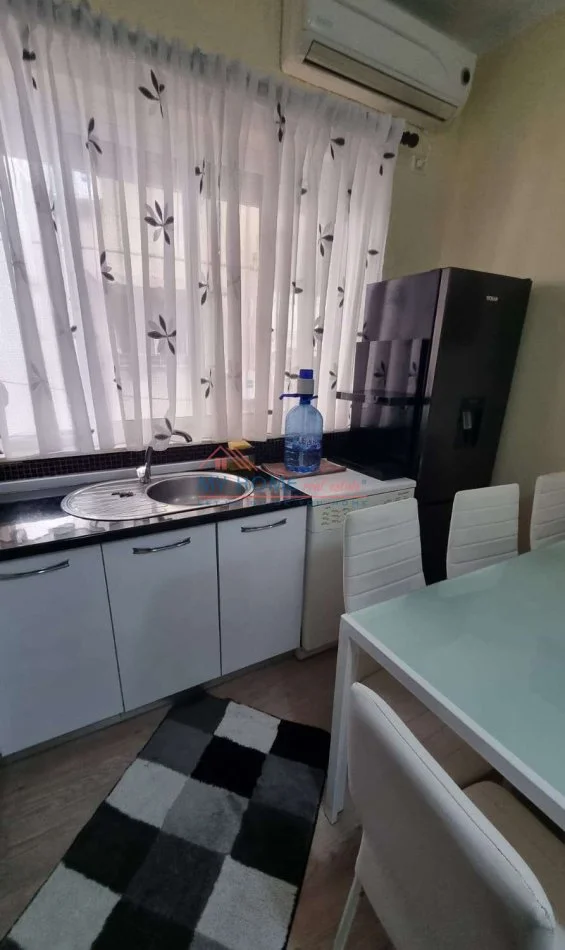 Tirane, jepet me qera apartament 2+1+Ballkon Kati 2, 85 m² 500 € (21 Dhjetori)