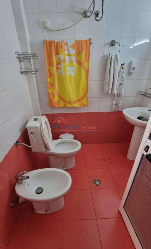 Tirane, jepet me qera apartament 2+1+Ballkon Kati 2, 85 m² 500 € (21 Dhjetori)