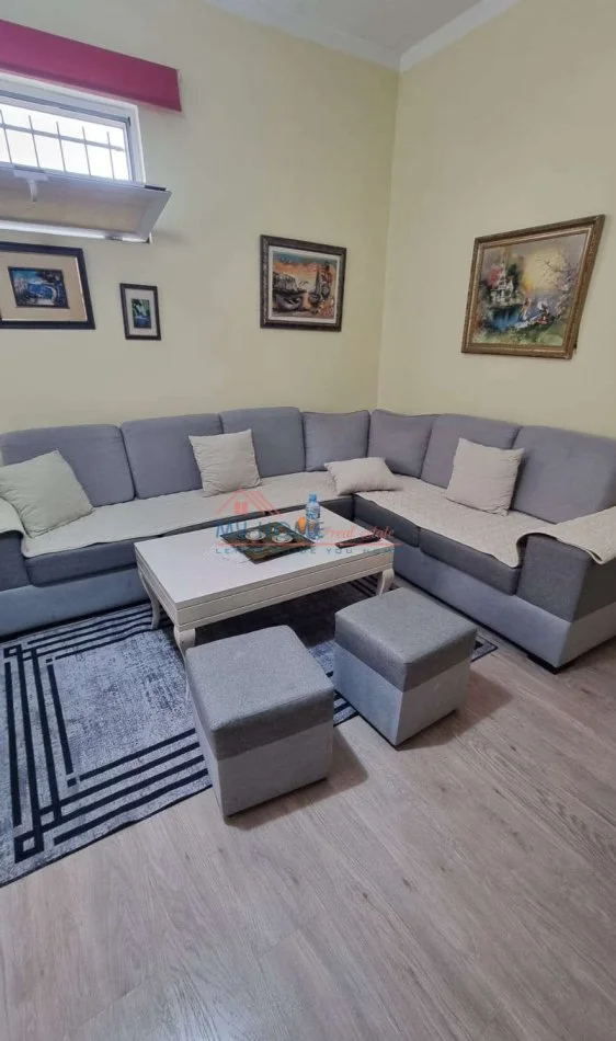 Tirane, jepet me qera apartament 2+1+Ballkon Kati 2, 85 m² 500 € (21 Dhjetori)