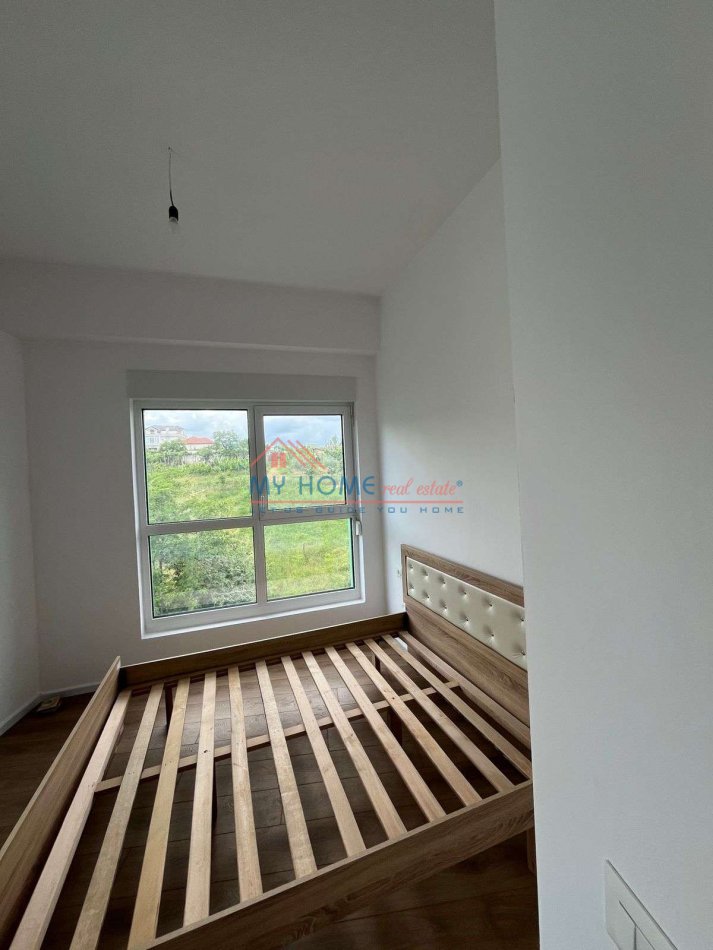 Tirane, shitet apartament 2+1+Ballkon Kati 7, 74 m² 126.000 € (Ali Demi)