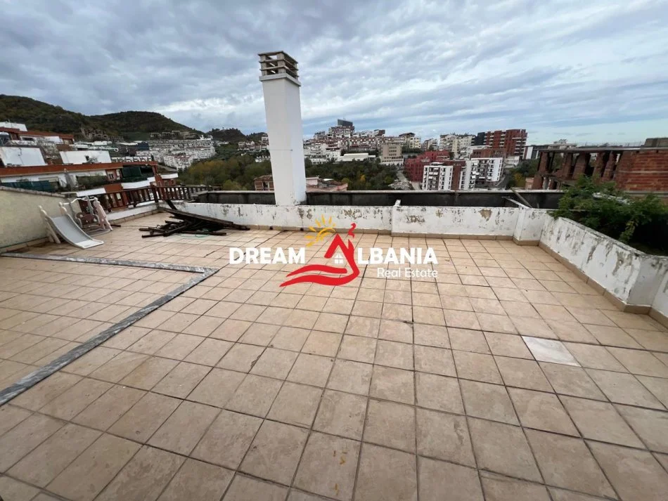 Tirane, jepet me qera apartament 2+1+Ballkon Kati 5, 200 m² 700 € (tek Kopeshti Botanik, prane Xhamise)