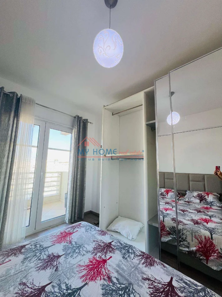 Tirane, jepet me qera apartament 2+1+Ballkon Kati 12, 100 m² 700 € (Rruga Asim Vokshi, Kompleksi Panorama)