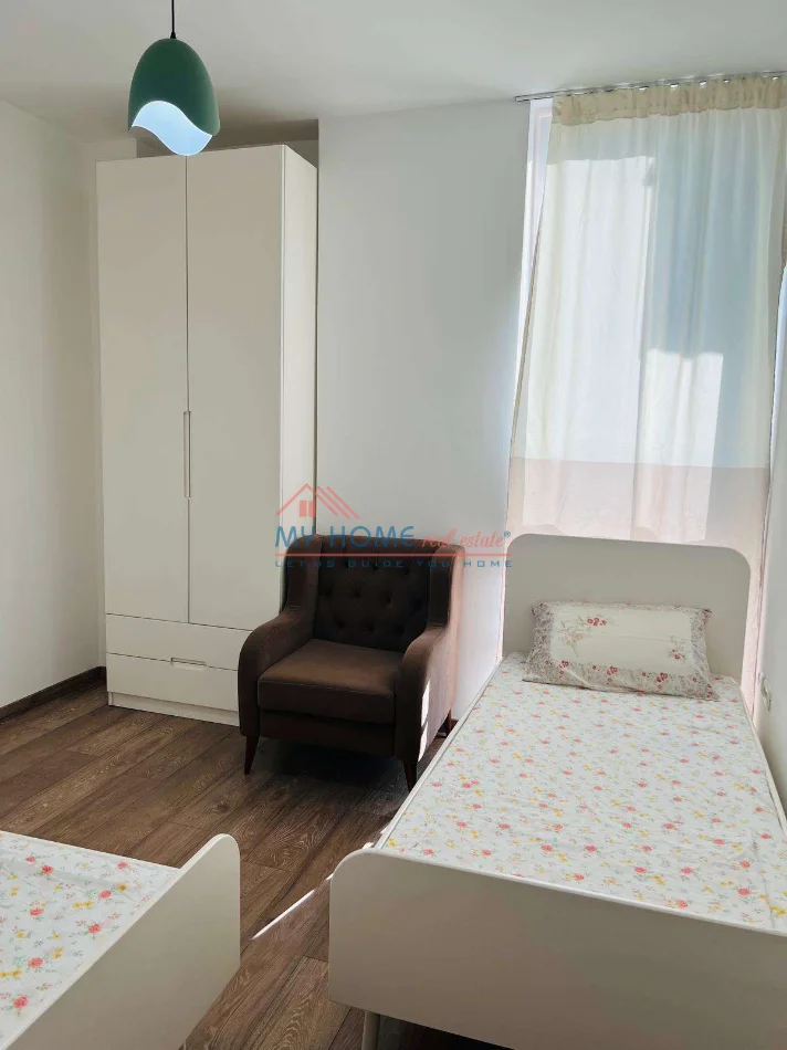 Tirane, jepet me qera apartament 2+1+Ballkon Kati 12, 100 m² 700 € (Rruga Asim Vokshi, Kompleksi Panorama)