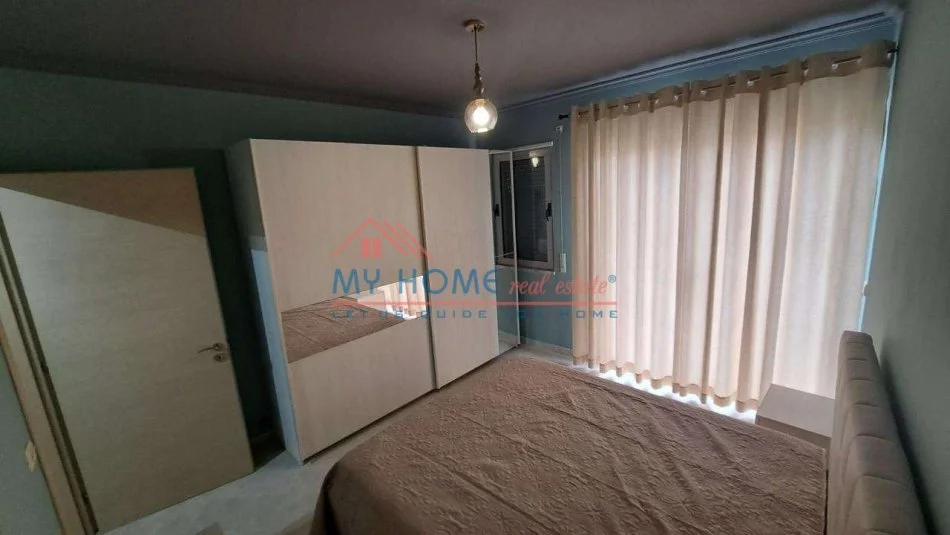 Tirane, jepet me qera apartament 2+1+Ballkon Kati 5, 90 m² 660 € (Mine Peza)