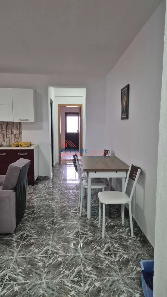 Tirane, jepet me qera apartament 2+1+Ballkon Kati 4, 80 m² 630 € (Sheshi Willson)
