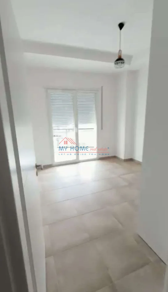 Tirane, jepet me qera apartament 2+1+Ballkon Kati 4, 90 m² 630 € (Rruga Xhanfize Keko)