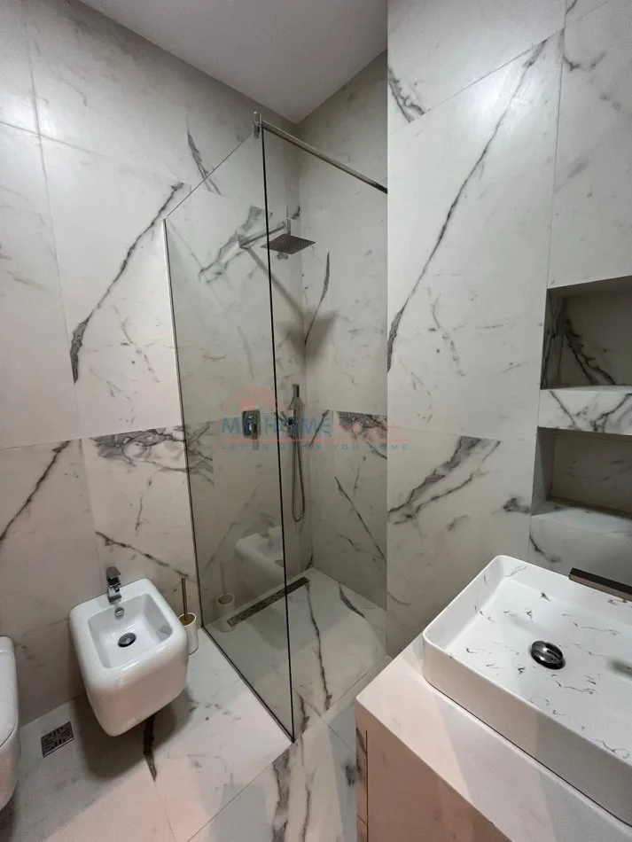 Tirane, jepet me qera apartament 2+1+Ballkon, Kati 3, 90 m² 1,200 € (Joy Residence)