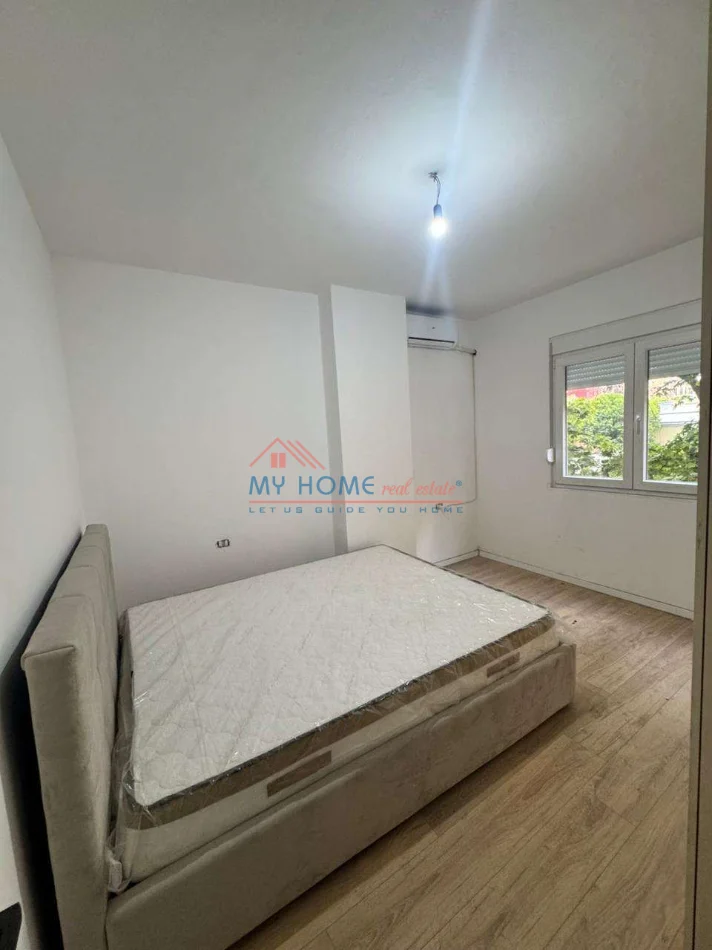 Tirane, shitet apartament 2+1+Ballkon Kati 2, 72 m² 140.000 € (5 Maji)