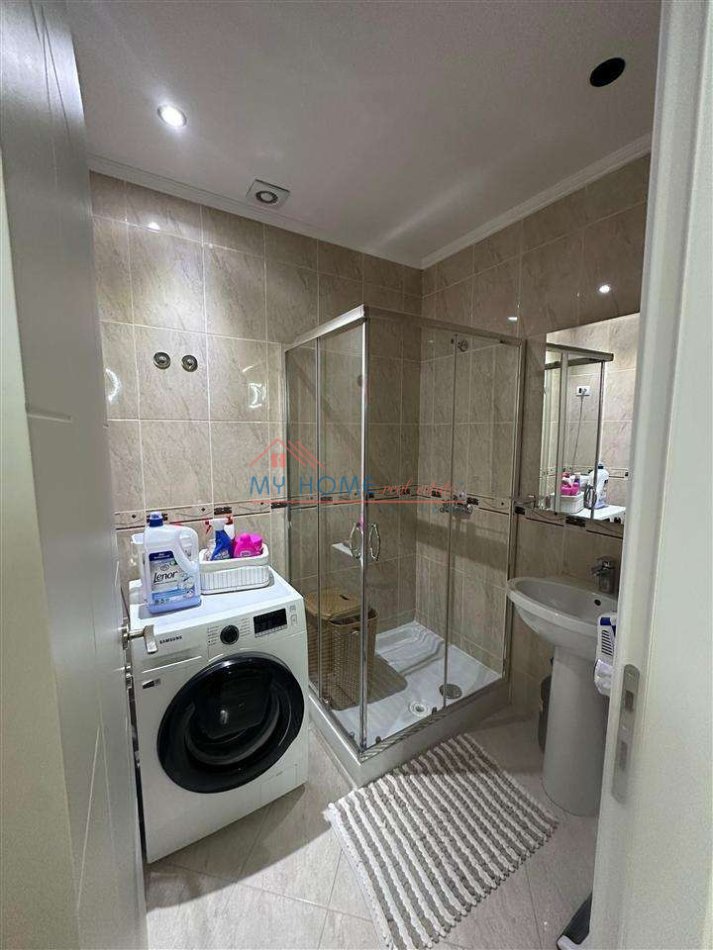 Tirane, shitet apartament 2+1+Ballkon Kati 4, 124 m² 273.000 € (don bosko)