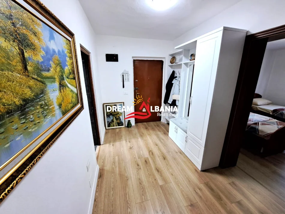 Tirane, shitet apartament 2+1+Ballkon Kati 5, 87 m² 139.000 € (Laprake)