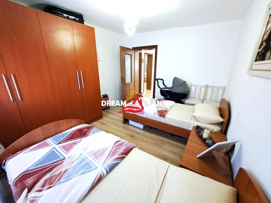 Tirane, shitet apartament 2+1+Ballkon Kati 5, 87 m² 139.000 € (Laprake)