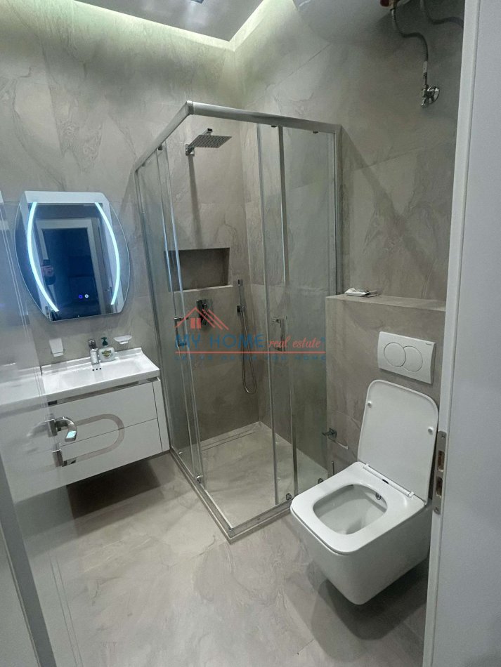 Tirane, shitet apartament 2+1+Ballkon Kati 7, 120 m² 360.000 € (Qender)