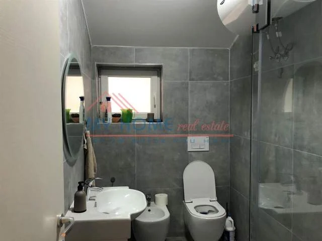 Tirane, shes apartament 2+1+BLK Kati 5, 85 m² 135.000 Euro (Garda)