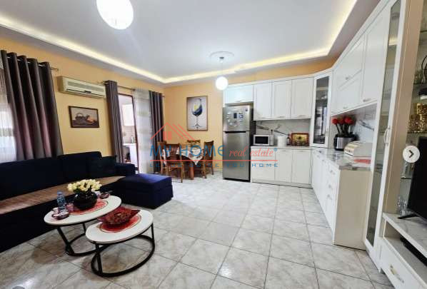 Tirane, shitet apartament 2+1+Ballkon Kati 2, 89 m² 140.000 € (Rruga Foto Janku)
