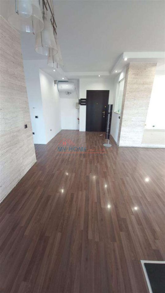 Tirane, shitet apartament 2+1+Ballkon Kati 4, 150 m² 345.000 € 