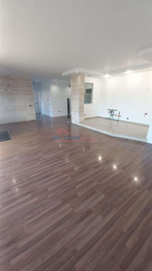 Tirane, shitet apartament 2+1+Ballkon Kati 4, 150 m² 345.000 € 