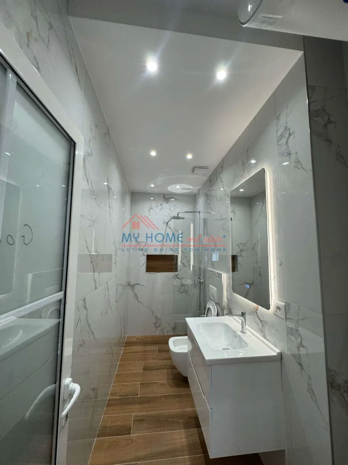 Tirane, shitet apartament 2+1+Ballkon Kati 4, 64 m² 168.000 € (Rruga Riza Cerova)