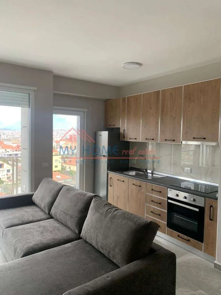 Tirane, jepet me qera apartament 2+1+Ballkon Kati 6, 100 m² 650 € (Don Bosko)