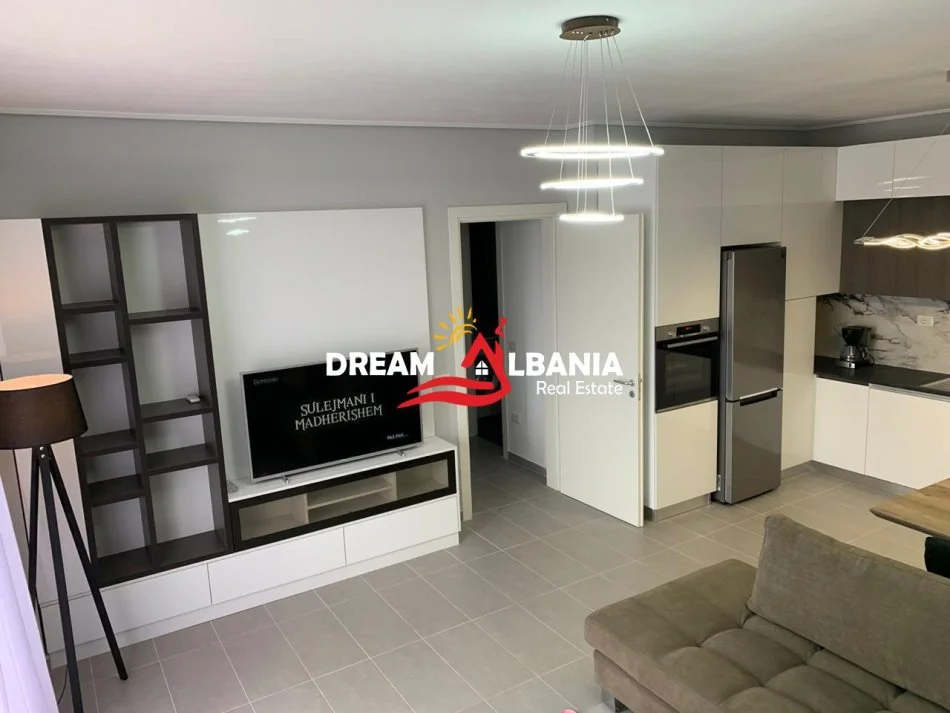 Tirane, jepet me qera apartament 2+1 , 100 m² 600 € (Liqeni i Thate)