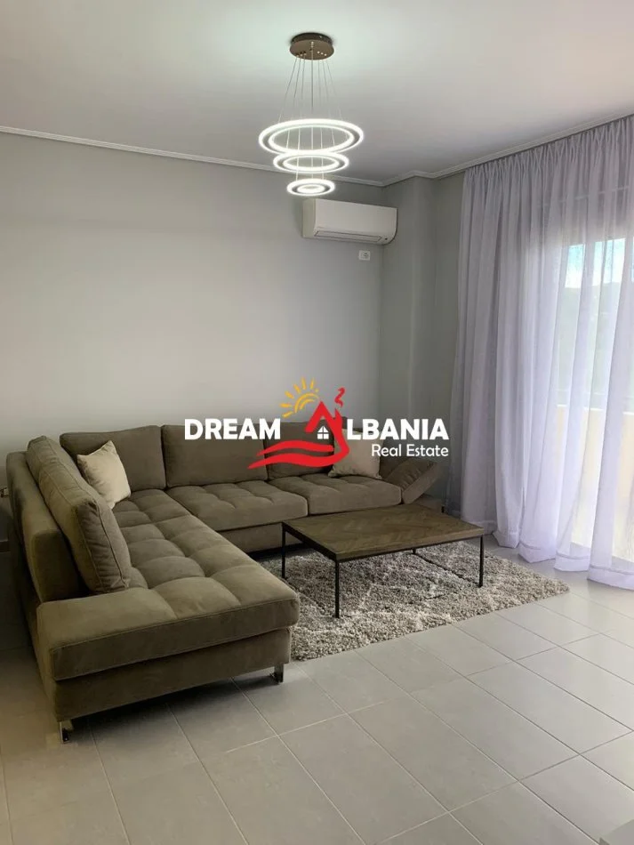 Tirane, jepet me qera apartament 2+1 , 100 m² 600 € (Liqeni i Thate)