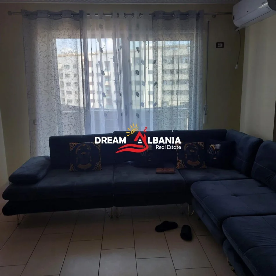 Tirane, jepet me qera apartament 2+1 , 100 m² 550 € (ne Astir, prane Hotel Marinaj)