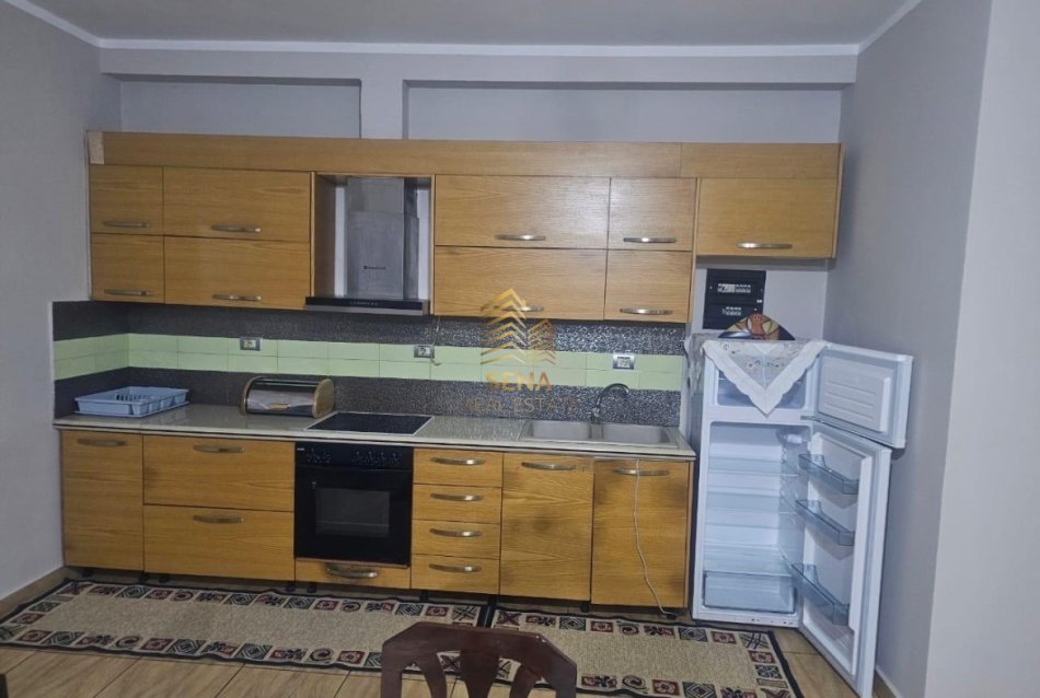 Tirane, jepet me qera shtepi 2+1 Kati 2, 90 m² 350 € (SAUK)