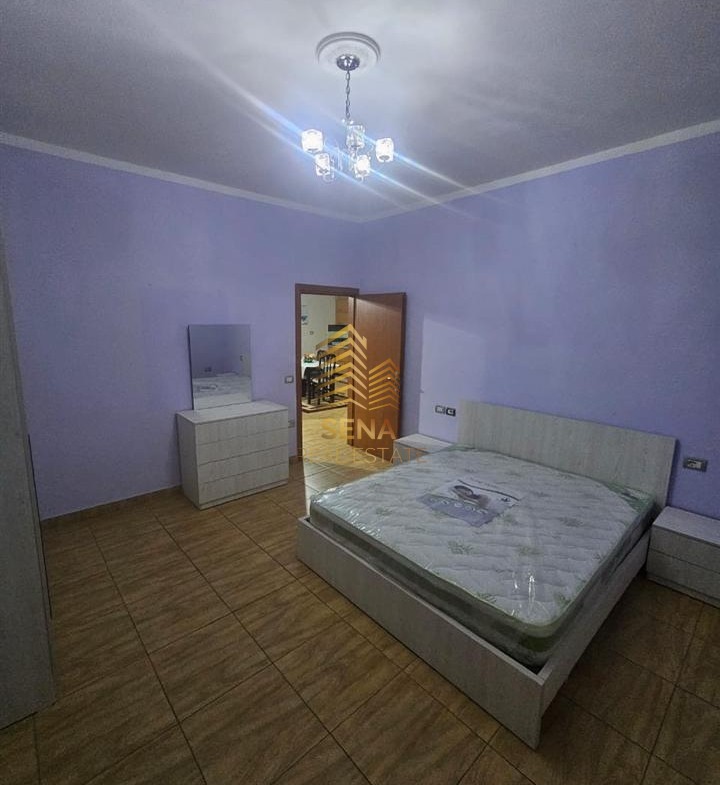 Tirane, jepet me qera shtepi 2+1 Kati 2, 90 m² 350 € (SAUK)