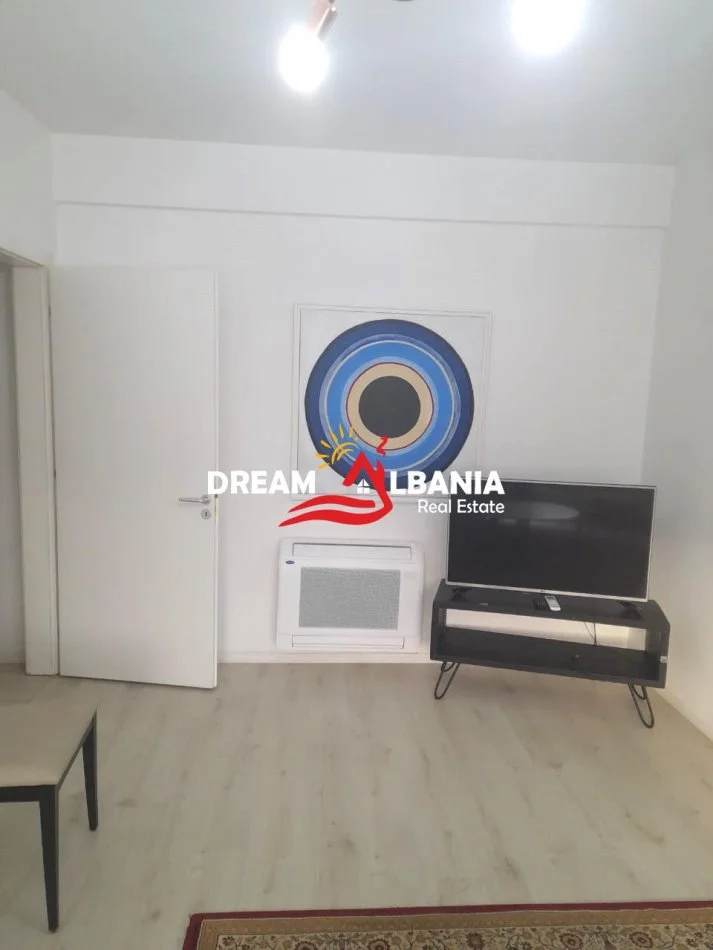 Tirane, jepet me qera apartament 2+1 Kati 8, 100 m² 750 € (ne Xhamllik prane Karburant Kastratit)