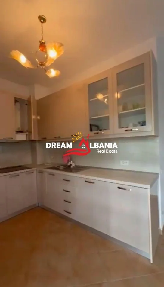 Tirane, jepet me qera apartament 2+1 Kati 2, 125 m² 260.000 € (ne rrugen e Kavajes prane Square 21)