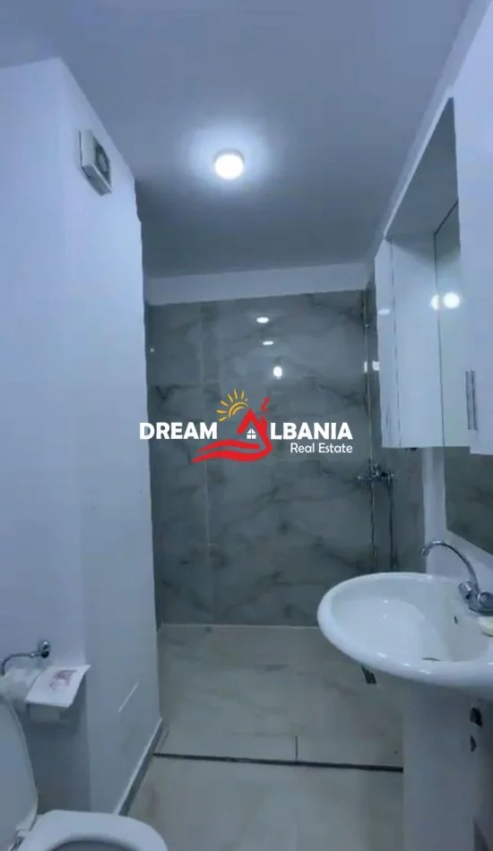 Tirane, jepet me qera apartament 2+1 Kati 2, 125 m² 260.000 € (ne rrugen e Kavajes prane Square 21)