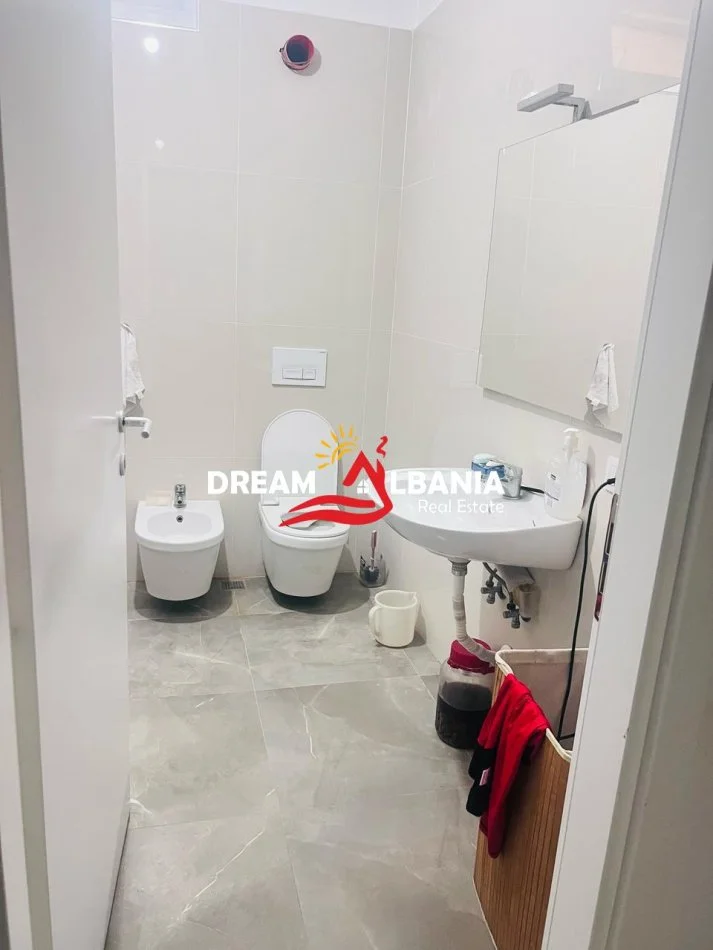 Tirane, shitet apartament 2+1 Kati 3, 105 m² 179.000 € (te 5 Maji prane shkolles Tirana Jone)