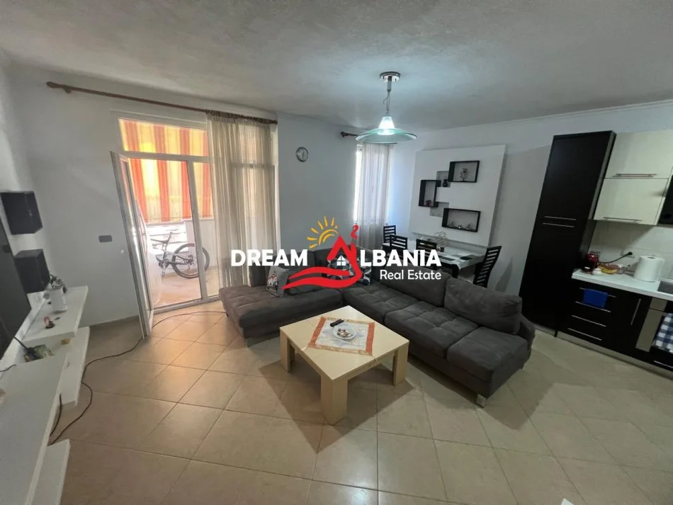 Tirane, jepet me qera 2+1 , 100 m² 600 € (Asim Vokshi me qera prane Harry Fultz)