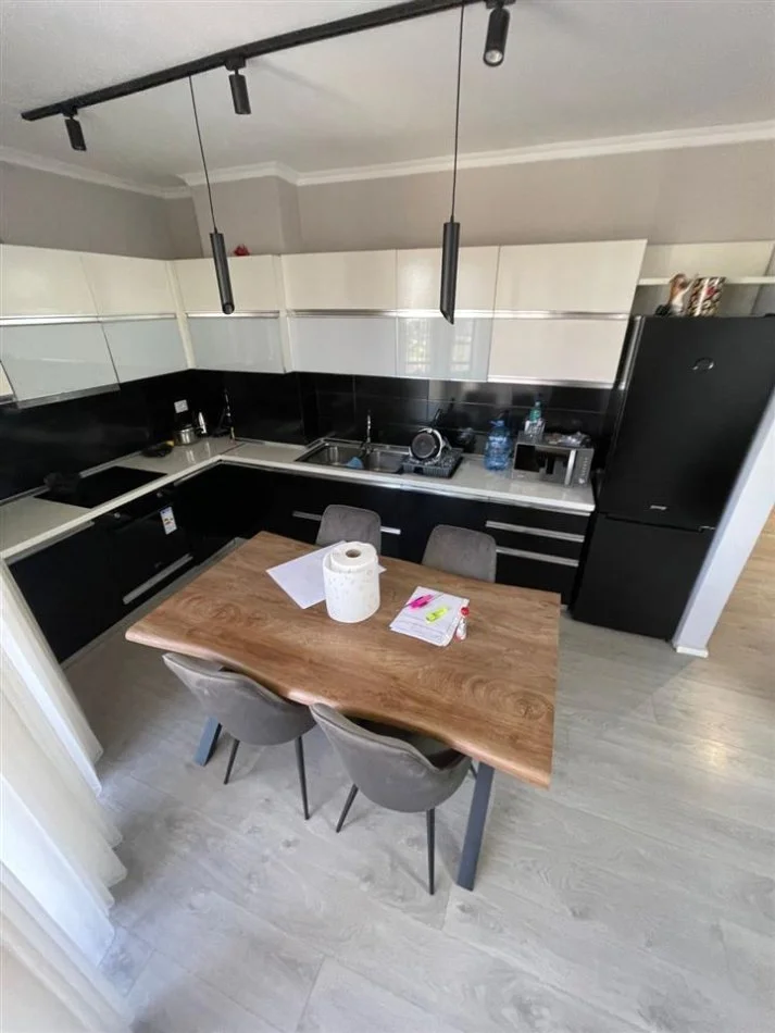 Tirane, shitet apartament 3+1 Kati 4, 110 m² 140.000 € (ASTIR)