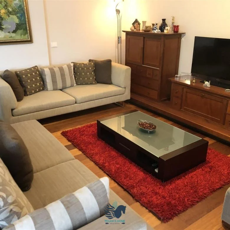 Tirane, jepet me qera apartament 3+1+Ballkon , 150 m² 1.100 € (Tajvani)