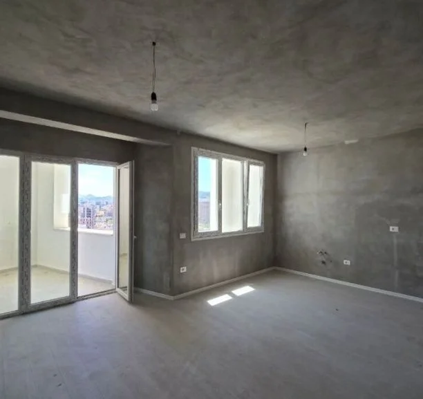 Tirane, shitet apartament 3+1 Kati 9, 136 m² 231.200 € (RIVER REZIDENCE)