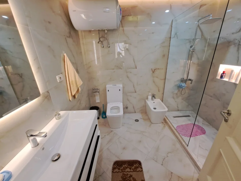 Tirane, shitet apartament 3+1+Ballkon Kati 6, 156 m² 218.400 € (astir)