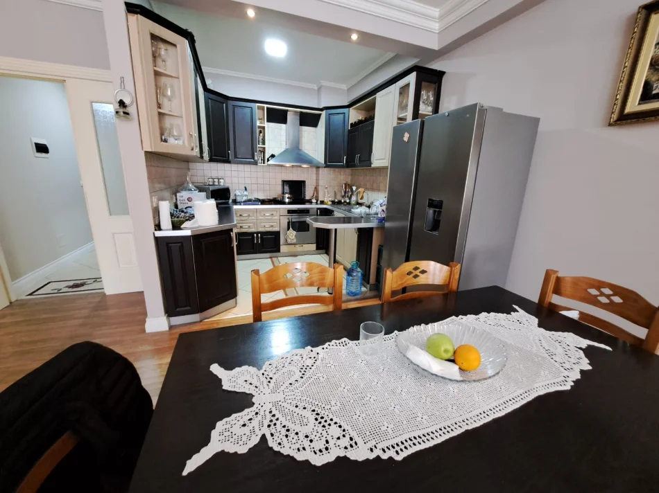 Tirane, shitet apartament 3+1+Ballkon Kati 6, 156 m² 218.400 € (astir)