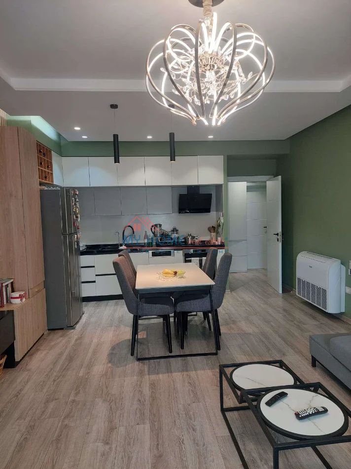 Tirane, jepet me qera apartament 3+1+Aneks+Ballkon Kati 1, 125 m² 1.000 € (Rruga e Dibres)