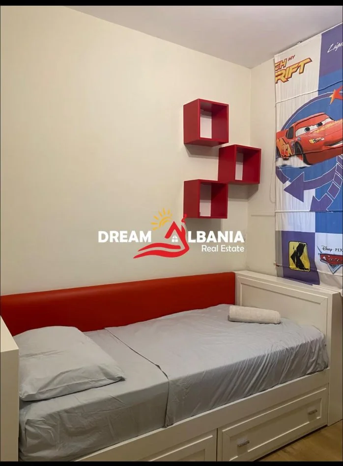 Tirane, jepet me qera apartament 3+1 , 800 € (te Kodra e Diellit 1)