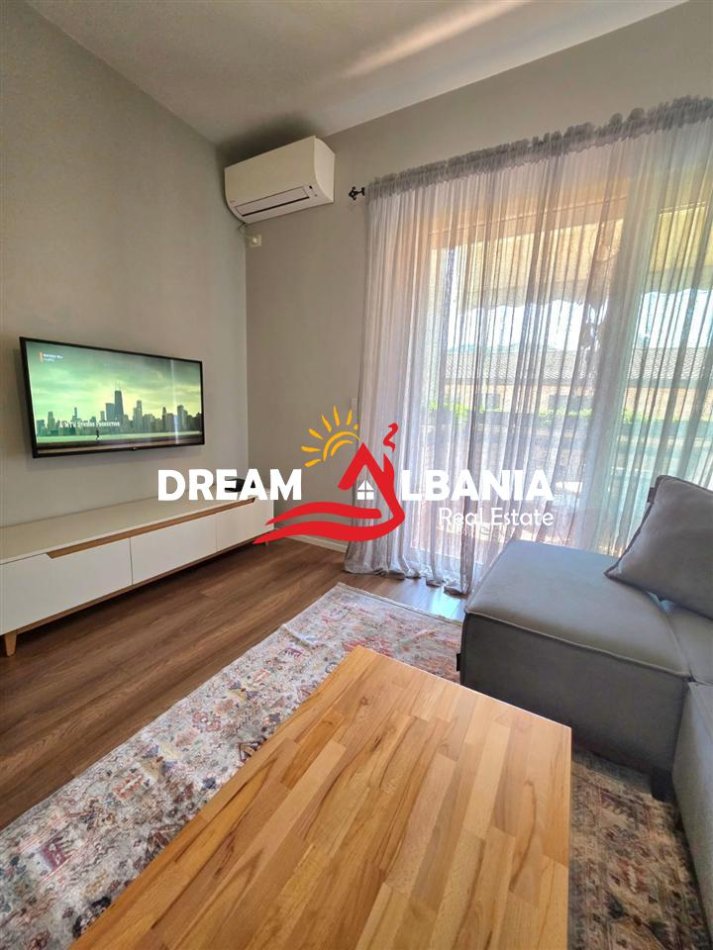 Tirane, jepet me qera apartament 1+1 , 550 € 