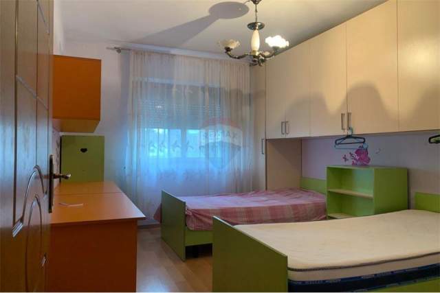 Tirane, jepet me qera apartament 2+1 Kati 3, 87 m² 37.000 Leke (Allias)