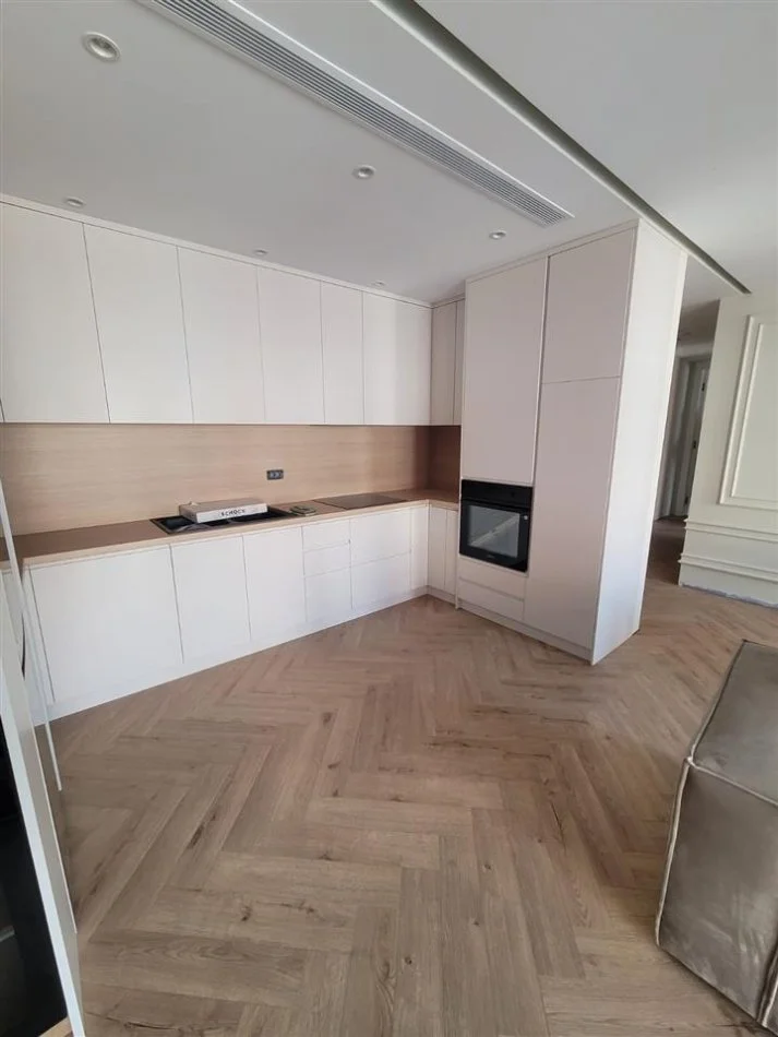 Tirane, jepet me qera apartament 2+1 Kati 3, 110 m² 1.500 € (kompleksi delijorgji)
