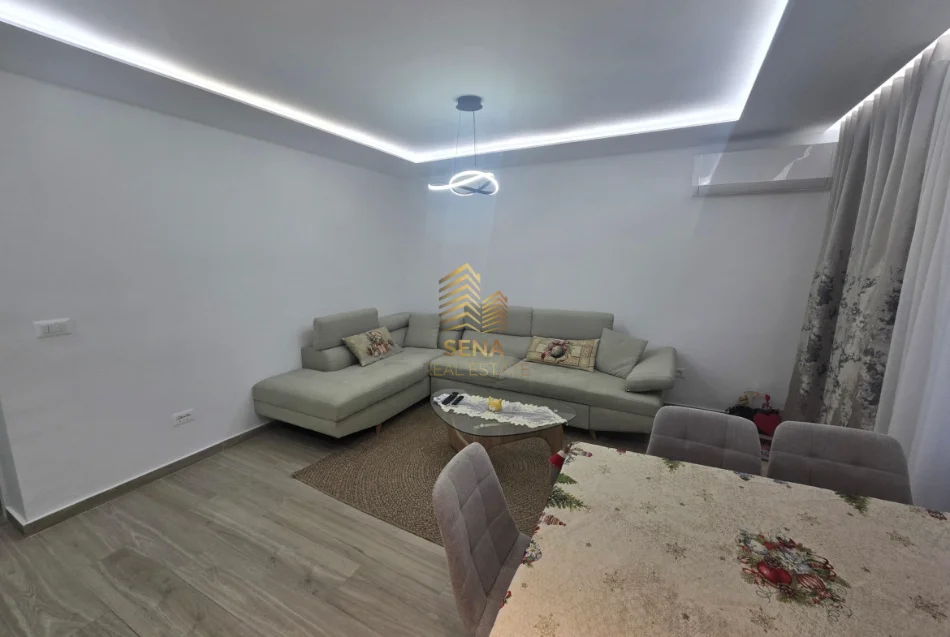 Tirane, shitet apartament 2+1+Ballkon Kati 2, 76 m² 220.000 € (Brryli)