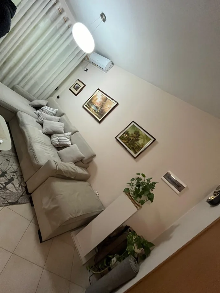 Tirane, jepet me qera apartament 1+1+Ballkon Kati 8, 65 m² 450 € 